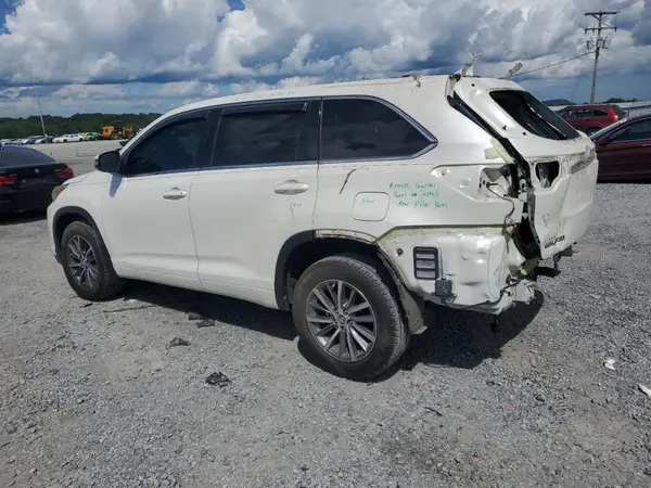 5TDKZRFH1JS550225 2018 TOYOTA HIGHLANDER - Image 2