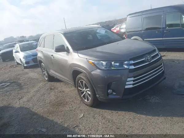 5TDKZRFH1JS559653 2018 TOYOTA HIGHLANDER - Image 1