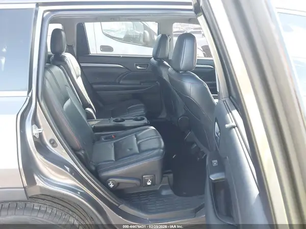 5TDKZRFH1KS301165 2019 TOYOTA HIGHLANDER - Image 8