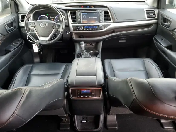 5TDKZRFH1KS309170 2019 TOYOTA HIGHLANDER - Image 8