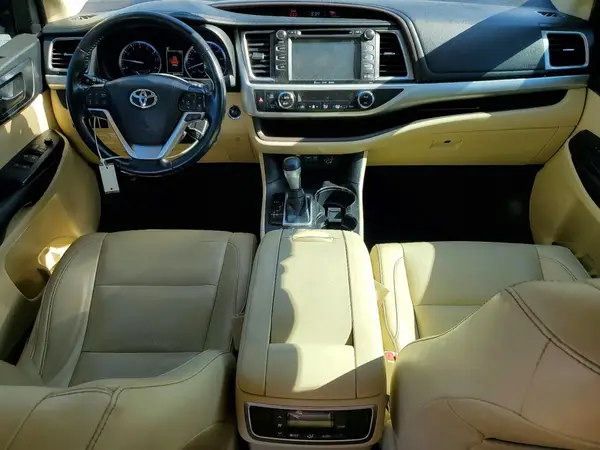 5TDKZRFH1KS312604 2019 TOYOTA HIGHLANDER - Image 8