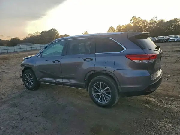 5TDKZRFH1KS313042 2019 TOYOTA HIGHLANDER - Image 2