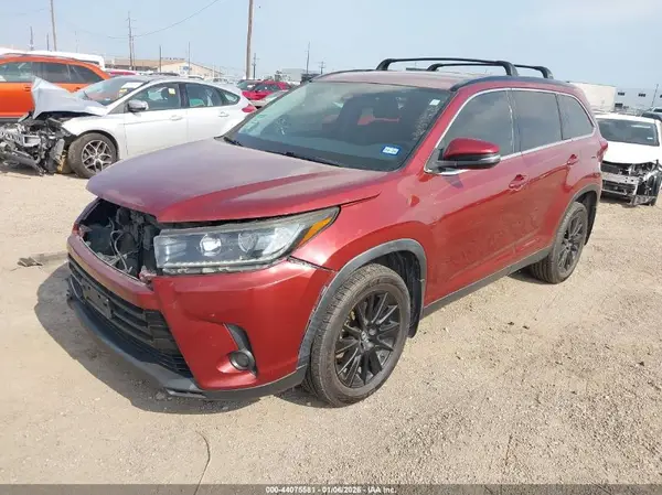 5TDKZRFH1KS313817 2019 TOYOTA HIGHLANDER - Image 2