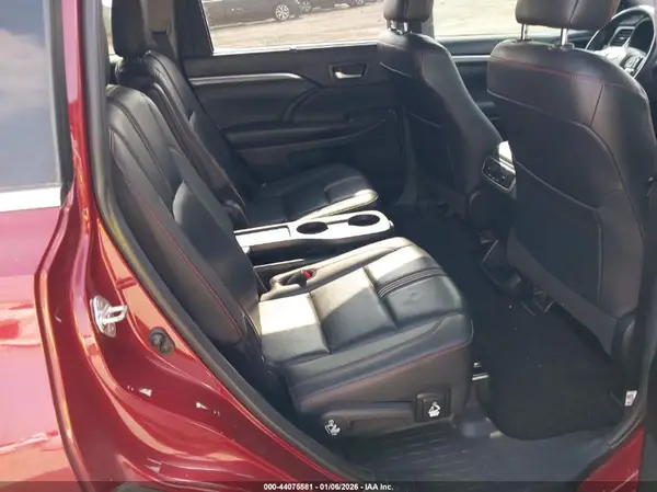 5TDKZRFH1KS313817 2019 TOYOTA HIGHLANDER - Image 8