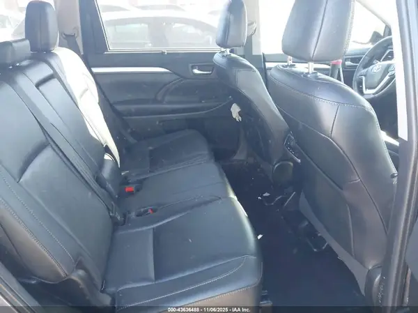 5TDKZRFH1KS328088 2019 TOYOTA HIGHLANDER - Image 8