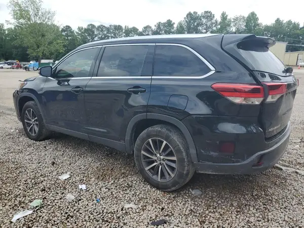 5TDKZRFH1KS333632 2019 TOYOTA HIGHLANDER - Image 2