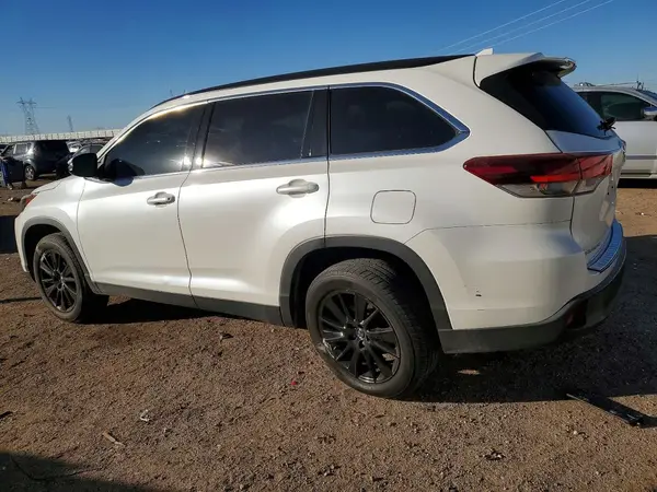 5TDKZRFH1KS334411 2019 TOYOTA HIGHLANDER - Image 2