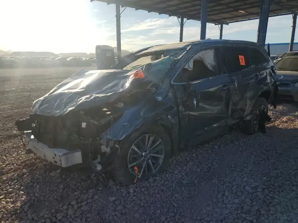 5TDKZRFH1KS347241 2019 TOYOTA HIGHLANDER - Image 1