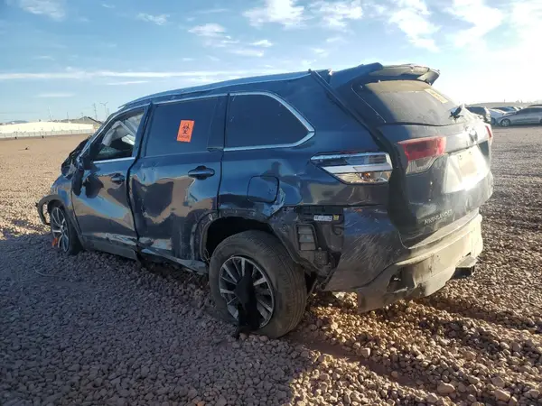 5TDKZRFH1KS347241 2019 TOYOTA HIGHLANDER - Image 2