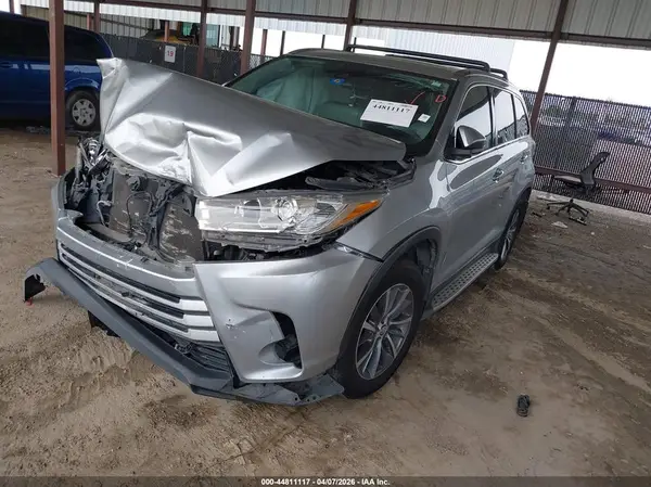 5TDKZRFH1KS348650 2019 TOYOTA HIGHLANDER - Image 2