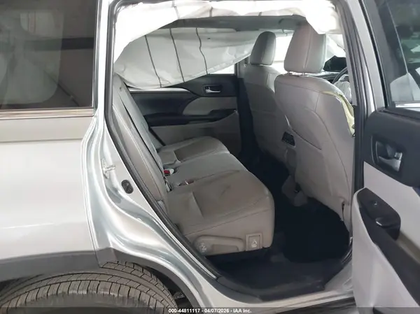 5TDKZRFH1KS348650 2019 TOYOTA HIGHLANDER - Image 8