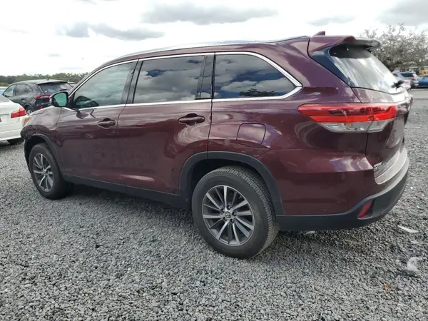 5TDKZRFH1KS355002 2019 TOYOTA HIGHLANDER - Image 2
