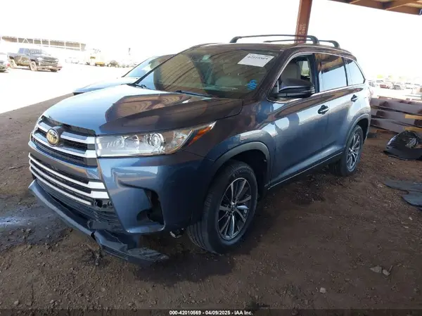 5TDKZRFH1KS356148 2019 TOYOTA HIGHLANDER - Image 2