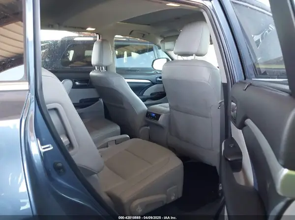 5TDKZRFH1KS356148 2019 TOYOTA HIGHLANDER - Image 8