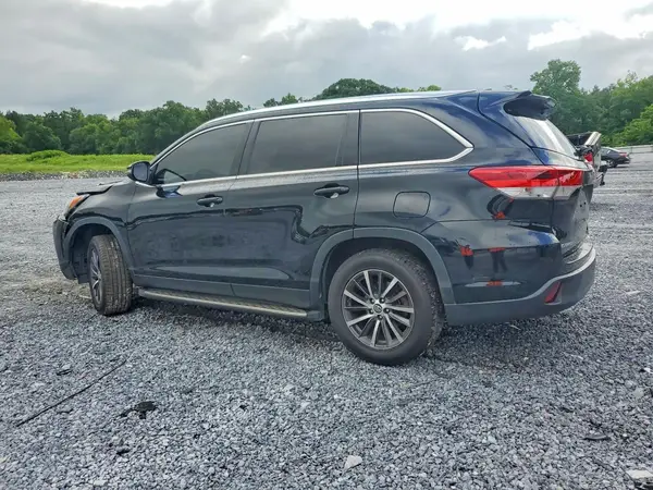5TDKZRFH1KS555569 2019 TOYOTA HIGHLANDER - Image 2