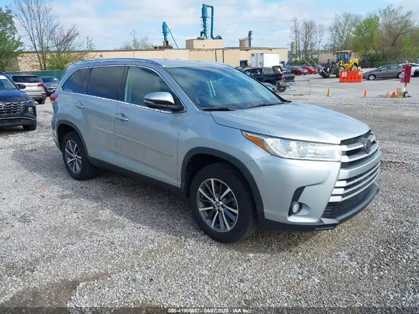 5TDKZRFH1KS556785 2019 TOYOTA HIGHLANDER - Image 1