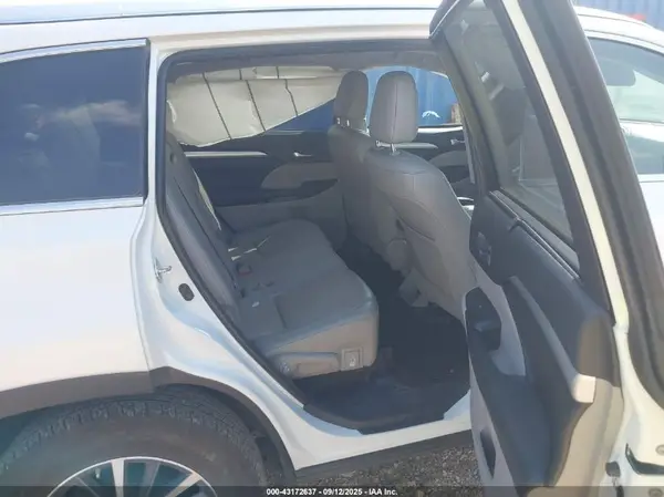 5TDKZRFH1KS562134 2019 TOYOTA HIGHLANDER - Image 8