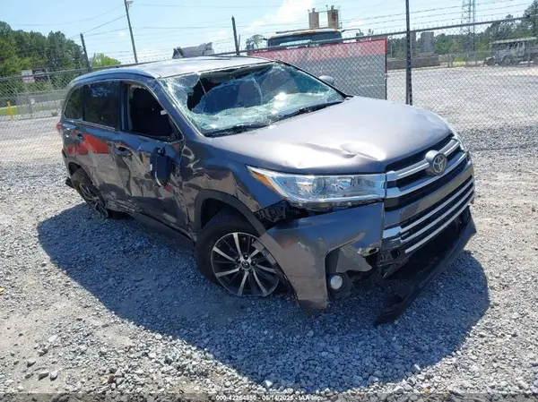 5TDKZRFH1KS563414 2019 TOYOTA HIGHLANDER - Image 1