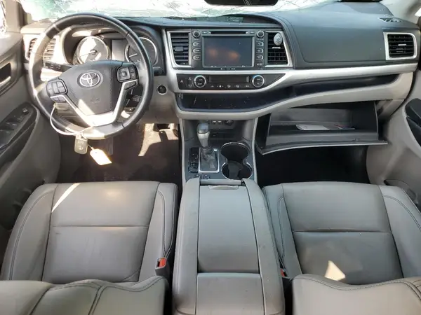 5TDKZRFH1KS563879 2019 TOYOTA HIGHLANDER - Image 8