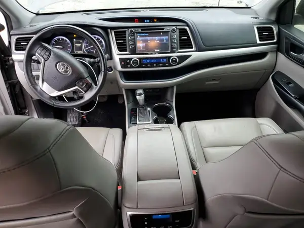 5TDKZRFH1KS565485 2019 TOYOTA HIGHLANDER - Image 8
