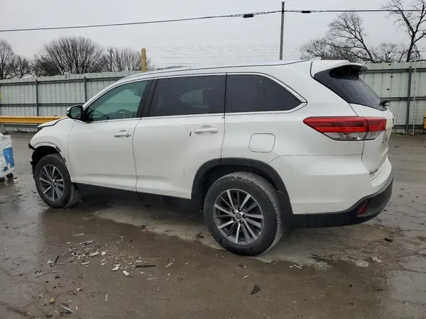 5TDKZRFH1KS567706 2019 TOYOTA HIGHLANDER - Image 2