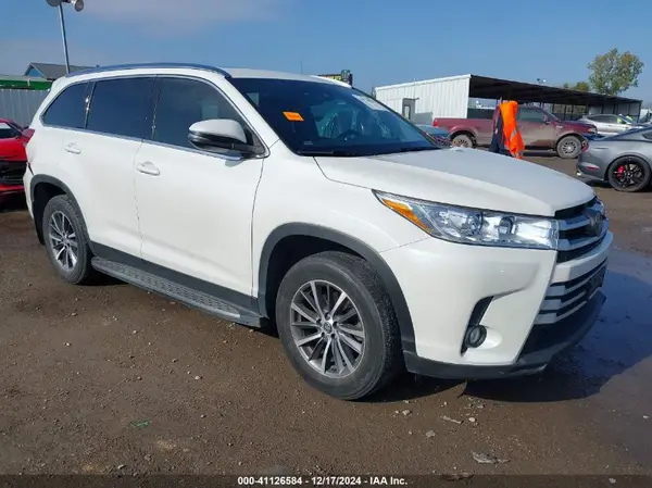5TDKZRFH1KS572002 2019 TOYOTA HIGHLANDER - Image 1