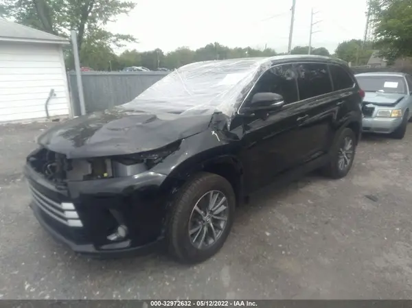 5TDKZRFH1KS572386 2019 TOYOTA HIGHLANDER - Image 2