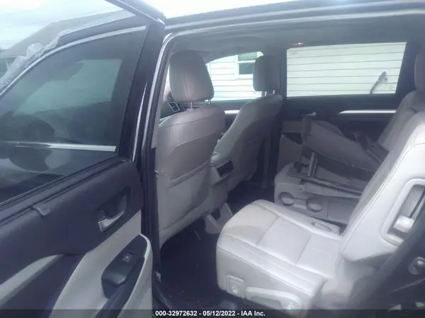 5TDKZRFH1KS572386 2019 TOYOTA HIGHLANDER - Image 8