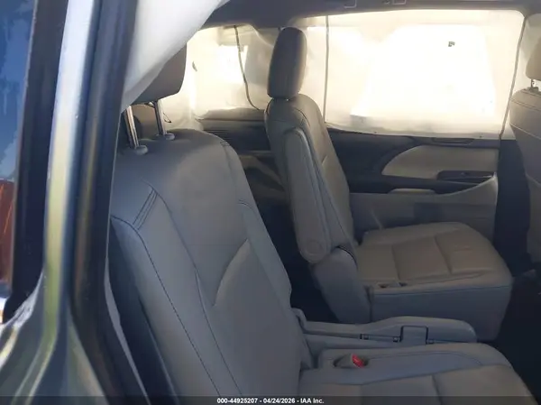 5TDKZRFH1KS573280 2019 TOYOTA HIGHLANDER - Image 8