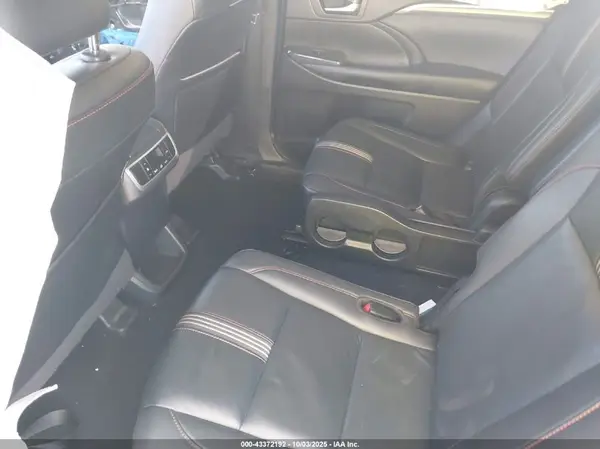 5TDKZRFH1KS573702 2019 TOYOTA HIGHLANDER - Image 8