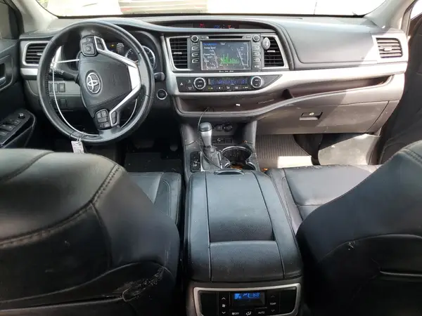 5TDKZRFH2HS188111 2017 TOYOTA HIGHLANDER - Image 8
