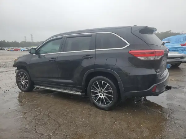 5TDKZRFH2HS188268 2017 TOYOTA HIGHLANDER - Image 2