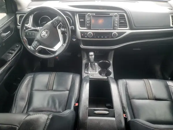 5TDKZRFH2HS188268 2017 TOYOTA HIGHLANDER - Image 8