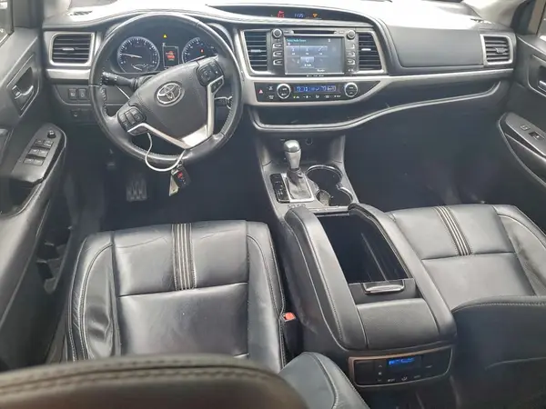 5TDKZRFH2HS189808 2017 TOYOTA HIGHLANDER - Image 8