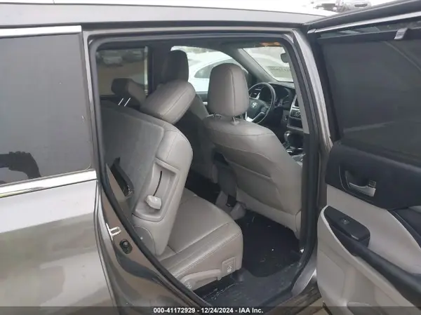 5TDKZRFH2HS195429 2017 TOYOTA HIGHLANDER - Image 8