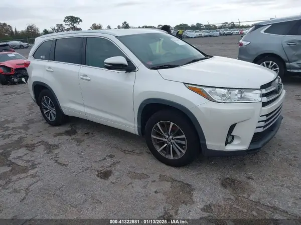 5TDKZRFH2HS202816 2017 TOYOTA HIGHLANDER - Image 1