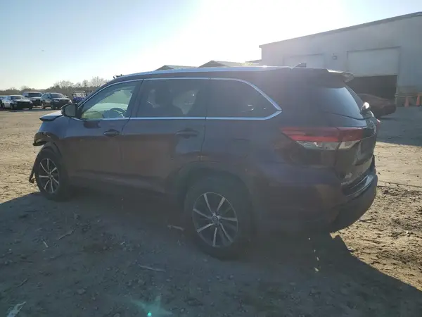 5TDKZRFH2HS220393 2017 TOYOTA HIGHLANDER - Image 2