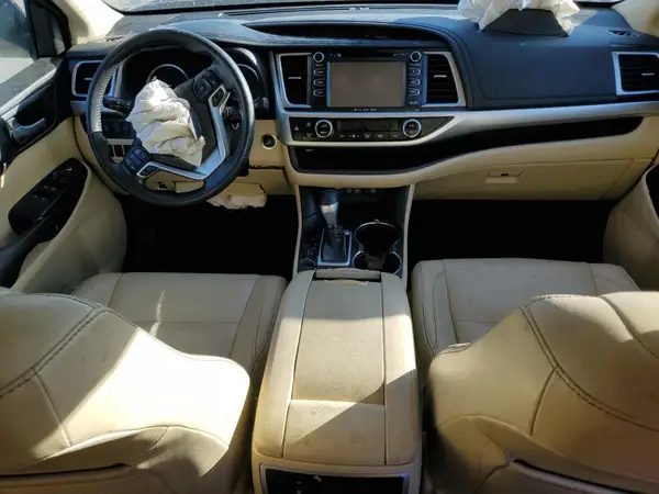 5TDKZRFH2HS220393 2017 TOYOTA HIGHLANDER - Image 8
