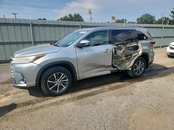 5TDKZRFH2HS226419 2017 TOYOTA HIGHLANDER - Image 1
