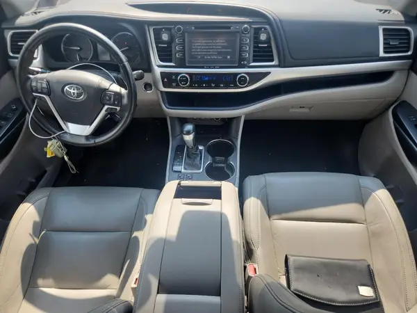 5TDKZRFH2HS226419 2017 TOYOTA HIGHLANDER - Image 8
