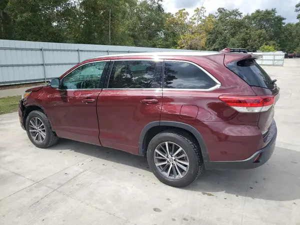 5TDKZRFH2HS229059 2017 TOYOTA HIGHLANDER - Image 2