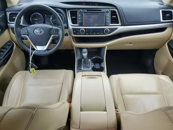 5TDKZRFH2HS229059 2017 TOYOTA HIGHLANDER - Image 8