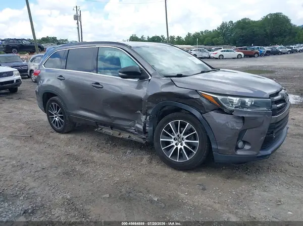 5TDKZRFH2HS508902 2017 TOYOTA HIGHLANDER - Image 1