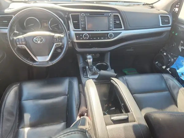 5TDKZRFH2HS509077 2017 TOYOTA HIGHLANDER - Image 8