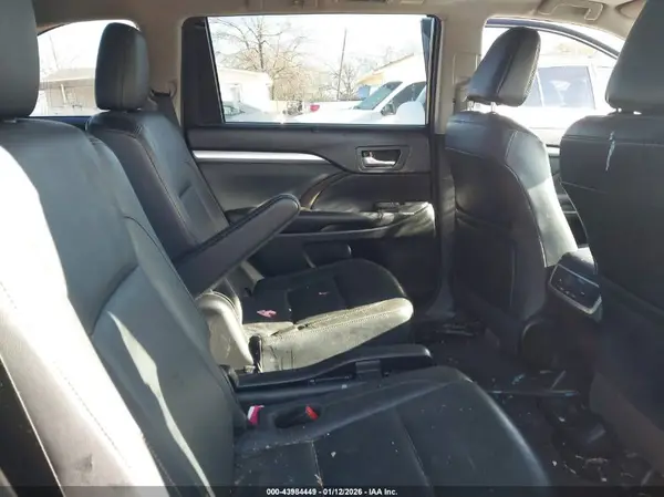5TDKZRFH2HS510276 2017 TOYOTA HIGHLANDER - Image 8