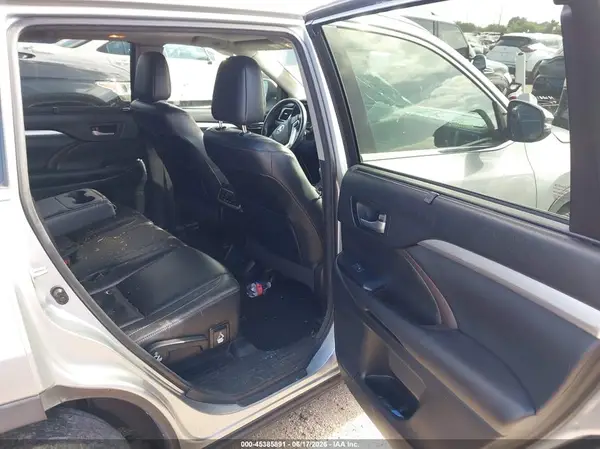 5TDKZRFH2HS512447 2017 TOYOTA HIGHLANDER - Image 8