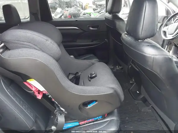 5TDKZRFH2HS512478 2017 TOYOTA HIGHLANDER - Image 8