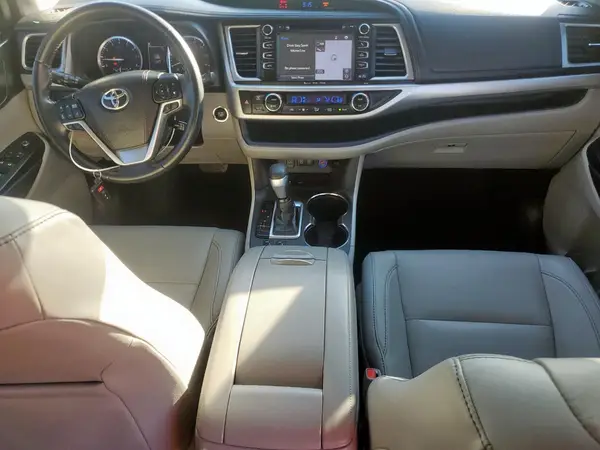 5TDKZRFH2HS515090 2017 TOYOTA HIGHLANDER - Image 8