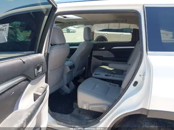 5TDKZRFH2HS515686 2017 TOYOTA HIGHLANDER - Image 8