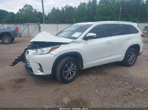 5TDKZRFH2HS517308 2017 TOYOTA HIGHLANDER - Image 2